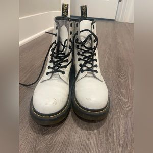 White dr martens